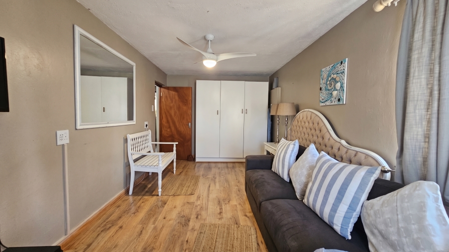 5 Bedroom Property for Sale in Voelklip Western Cape